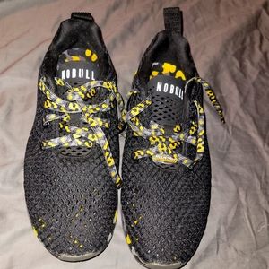 Women's NOBULL mesh athletic shoes size 8 black & yellow
